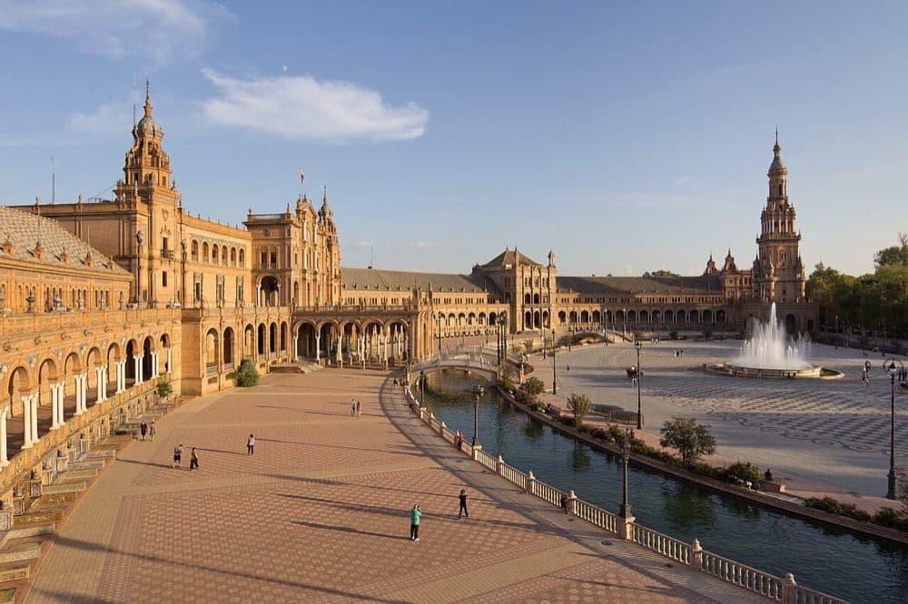 Extremadura y Andalucía: Ruta del Jamón Ibérico — Circuito privado en auto · Madrid, Cáceres, Zafra, Jabugo, Aracena y Sevilla